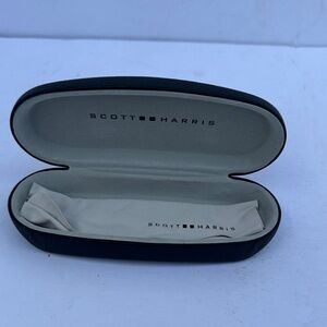 Scott Harris Black Clam Sunglasses Case with Soft Interior + cleaning cloth.